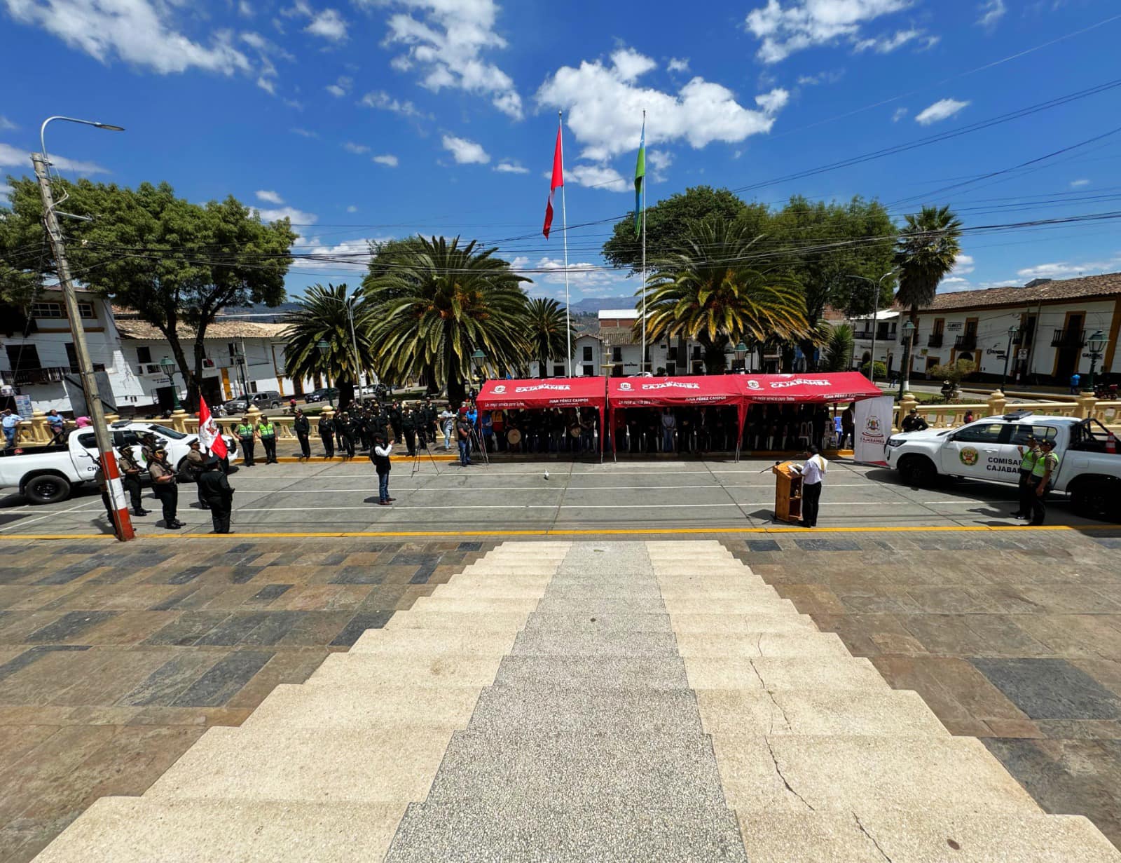 ¡Gestión cristalizada! Camionetas para Cajabamba