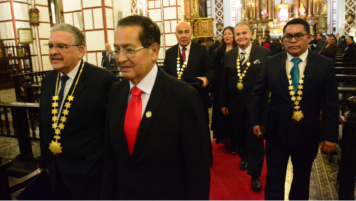 Condecoran a nuestro director general por destacada labor en gestión pública