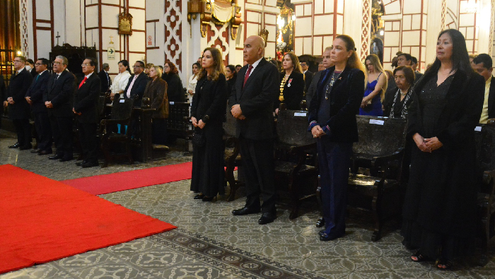 Condecoran a nuestro director general por destacada labor en gestión pública