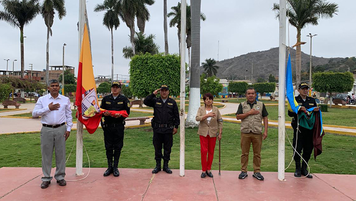 Imagen de Izamiento de Banderas.