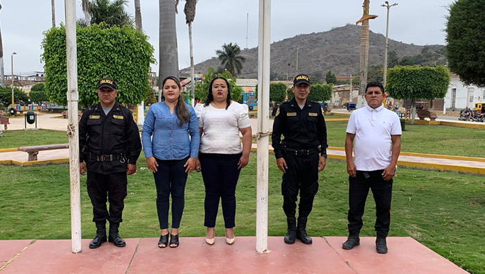 Imagen de Izamiento de Banderas.