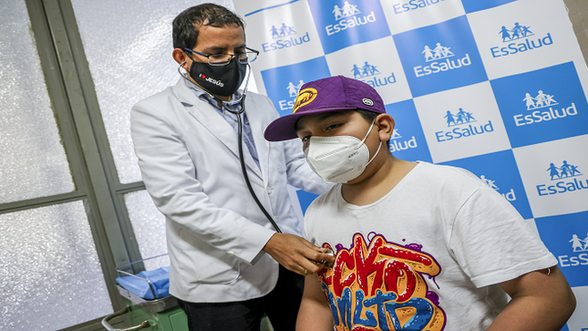 EsSalud advierte que humedad persistente de invierno puede desencadenar rinitis alérgica o agravar cuadro de asma