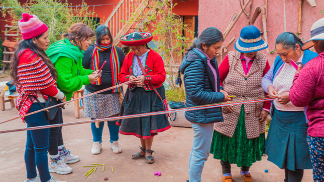 La formación en textilería forma parte del plan de intervención de los Merese que ejecuta la Empresa prestadora en la cabecera de cuenca del río Moquegua
