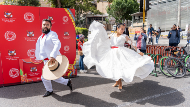 “Semana del Perú”: connacionales promueven la riqueza y diversidad peruana en Bogotá