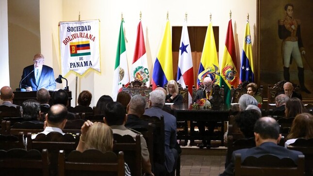 Celebración del Bicentenario de la Batalla de Junín en la Sociedad Bolivariana de Panamá