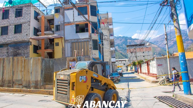 Inicia Trabajos De Reparación En La Infraestructura Vial y Peatonal.💯