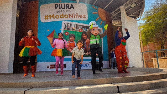 Por otro lado, el 𝐂𝐞𝐧𝐭𝐫𝐨 𝐝𝐞 𝐒𝐚𝐥𝐮𝐝 𝐌𝐞𝐧𝐭𝐚𝐥 𝐂𝐨𝐦𝐮𝐧𝐢𝐭𝐚𝐫𝐢𝐨 𝐒𝐞𝐜𝐡𝐮𝐫𝐚 organizó una actividad grupal enfocada en incentivar la integración, la aceptación y el trabajo en equipo entre los pequeños.