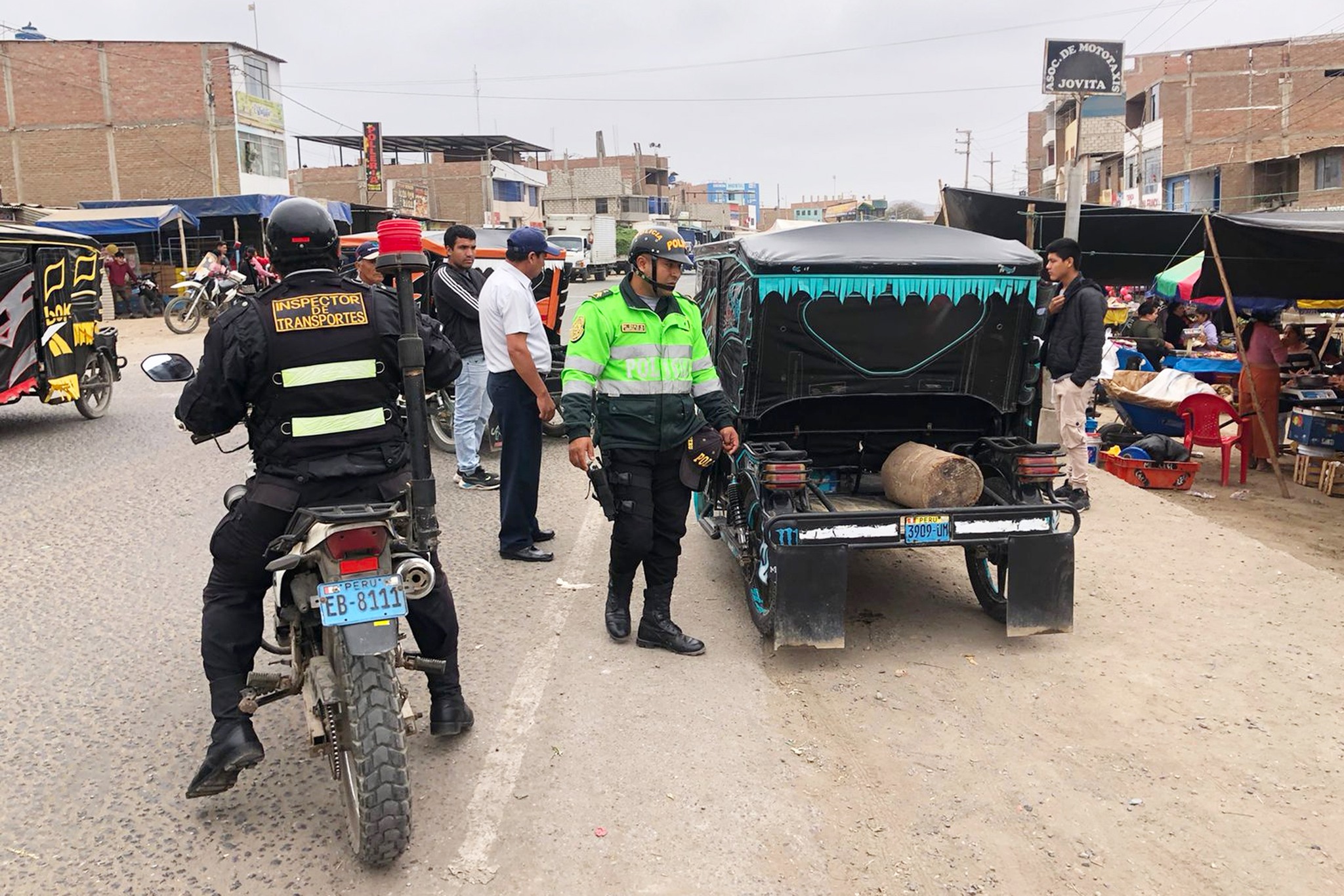 ¡Impulsando un transporte ordenado en Pakatnamú!