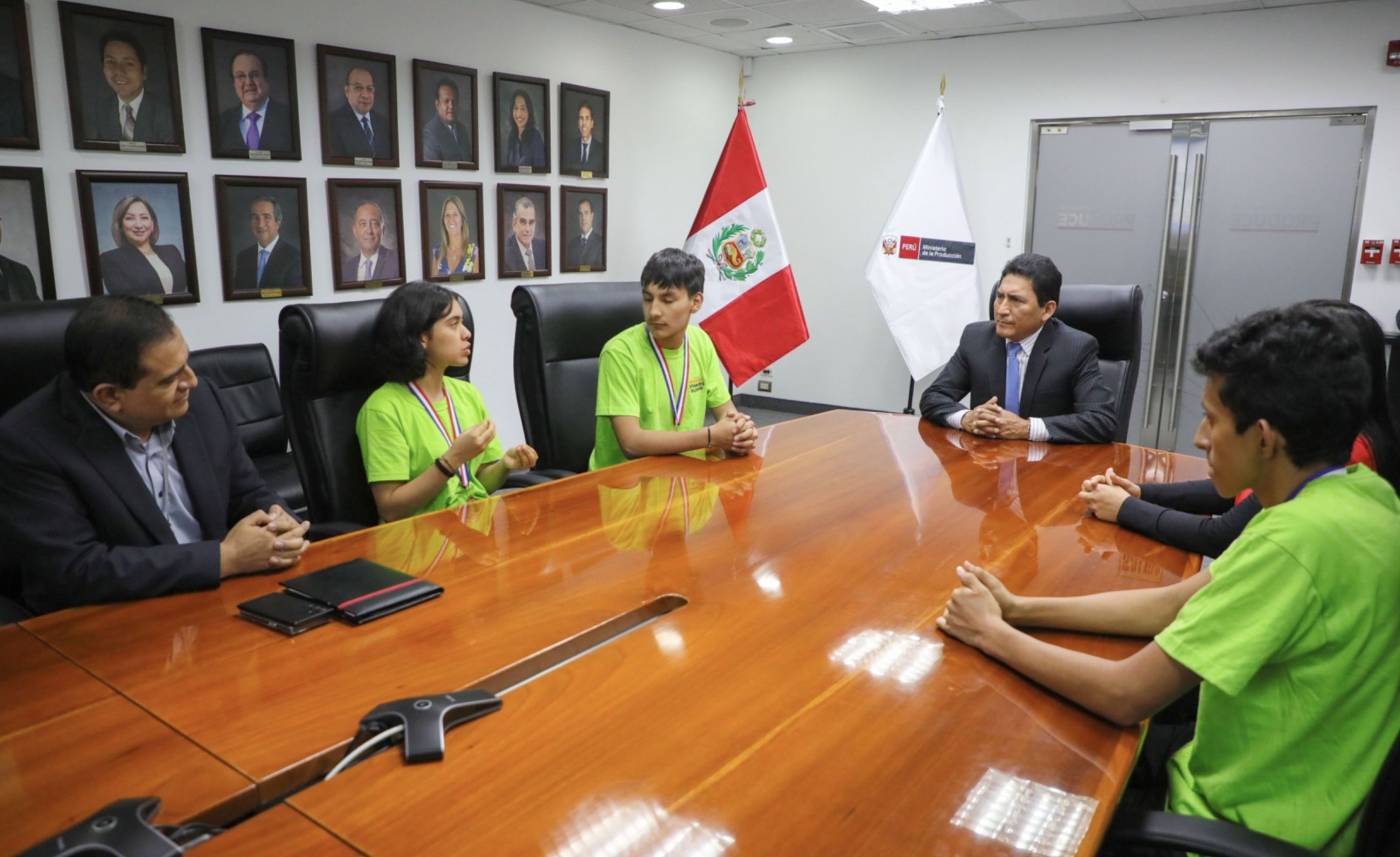 Produce felicita a los ganadores de la Olimpiada Internacional de Normalización en Corea del Sur