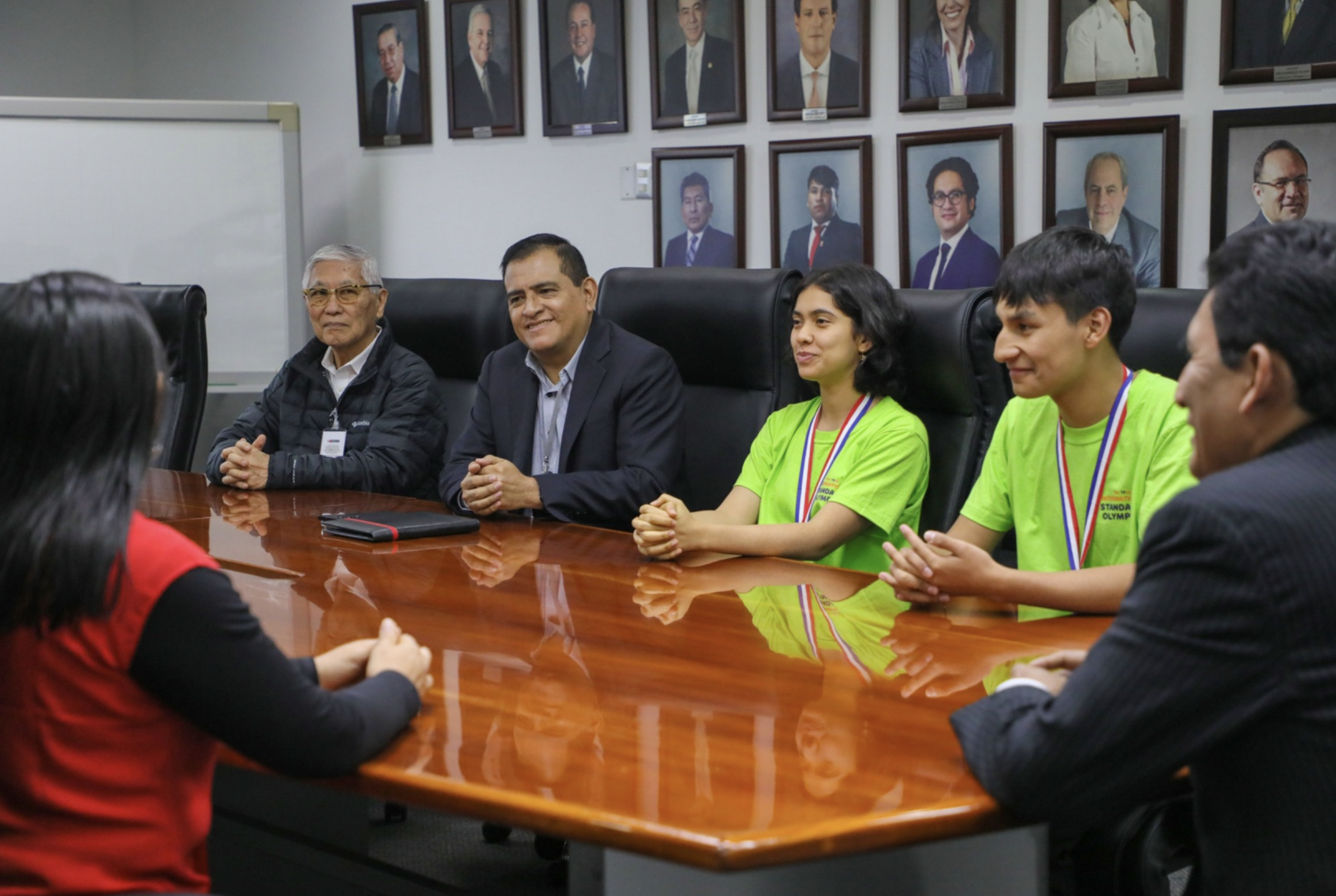 Produce felicita a los ganadores de la Olimpiada Internacional de Normalización en Corea del Sur