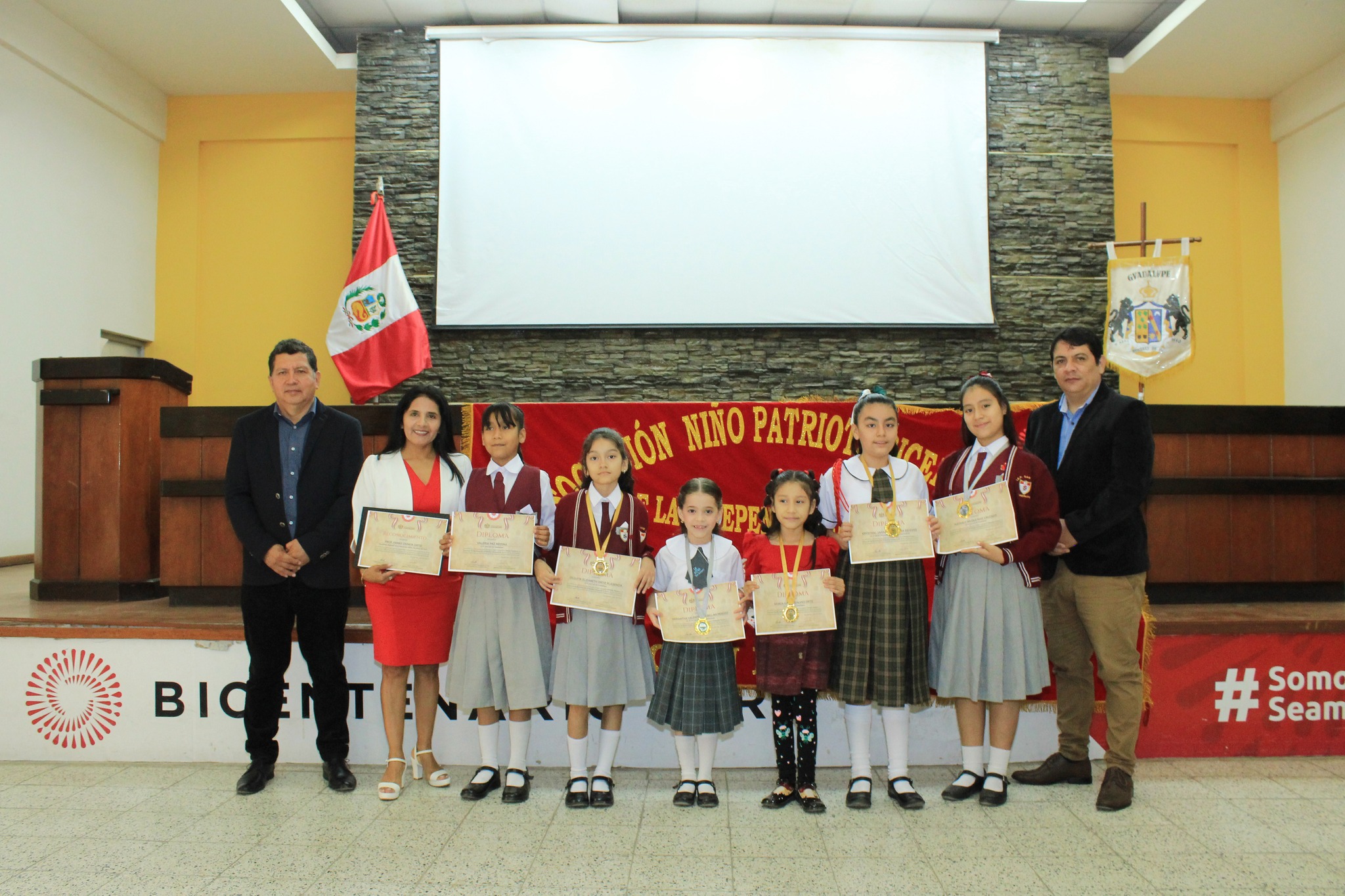 Se llevó a cabo la ceremonia de premiación a los primeros puestos en sus categorías del Concurso de Declamación.