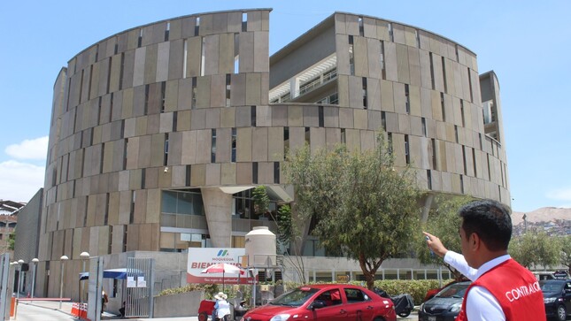 Moquegua.- El tercer Hito de Control Concurrente realizado por la Contraloría General a la elaboración del expediente técnico del proyecto “Mejoramiento y culminación del sistema integral de saneamiento básico del distrito de Samegua”, reveló riesgos de sobrecostos e inconsistencias que podrían comprometer la inversión pública.