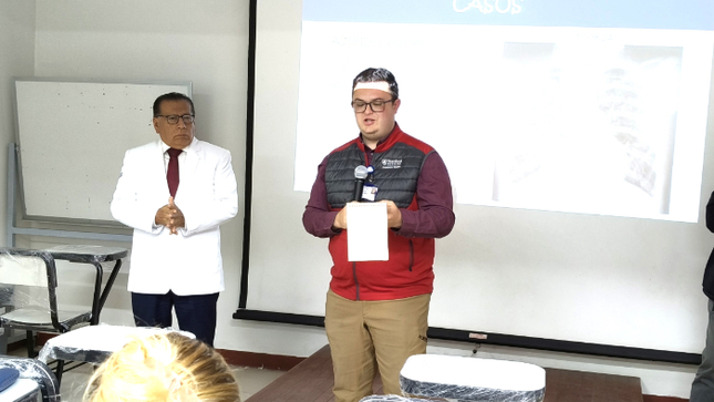 El director general, Dr. Carlos Urbano Durand, agradeció a los especialistas extranjeros por su contribución para beneficio de los niños y adolescentes de la institución.