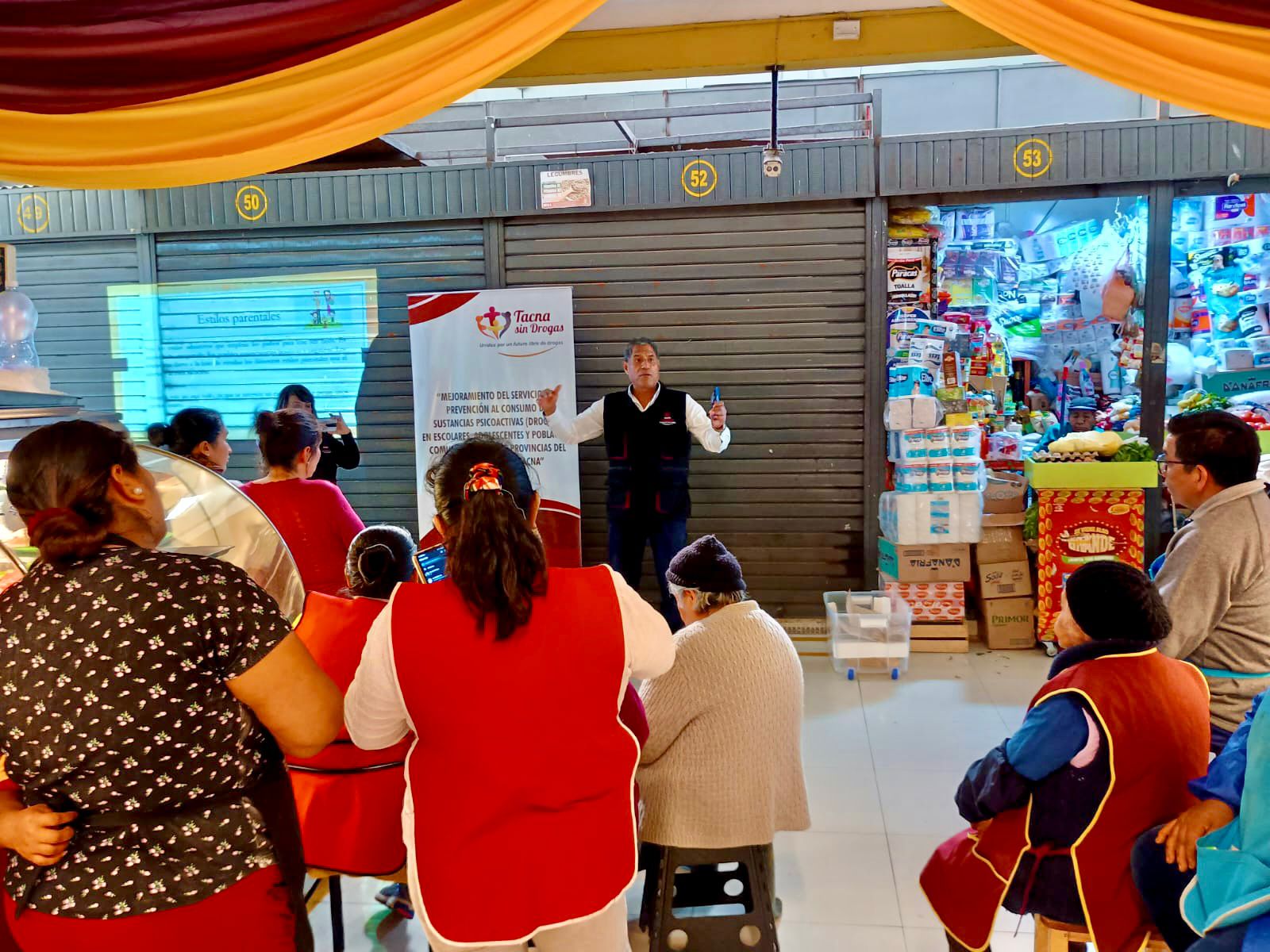Se brindó taller sobre paternidad responsable a comerciantes del Mercado Central