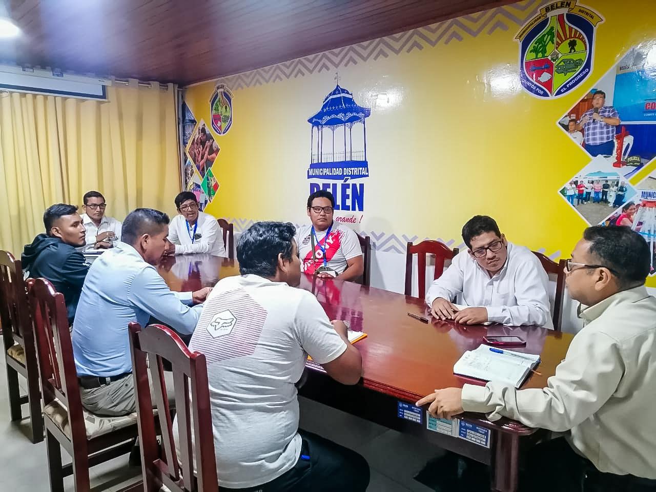 reunión con los vecinos del A.H Manco Inca para informar sobre las acciones realizadas por el desprendimiento de una tubería