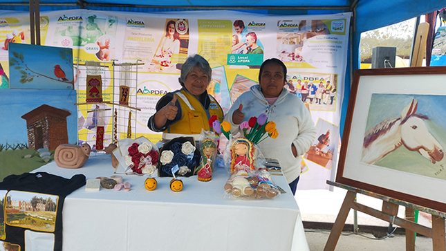 Pequeños emprendedores en nuestra plaza principal