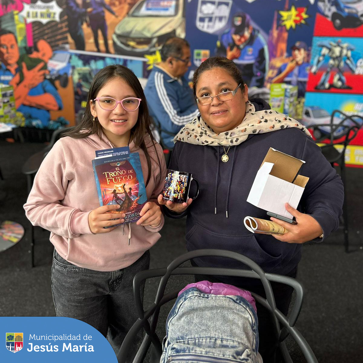 Una vez más, Jesús María fue escenario de este gran evento cultural que promueve la lectura y el arte. 📖 Agradecemos a todos los asistentes que visitaron nuestro stand Rostros del Bicentenario y a los voluntarios del programa #JesúsMaríaSomosTodos que apoyaron regalando libros a todos los participantes. 🤩
¡Nos reencontramos en una próxima edición!