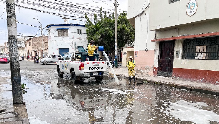 Desinfección de calle Cusco