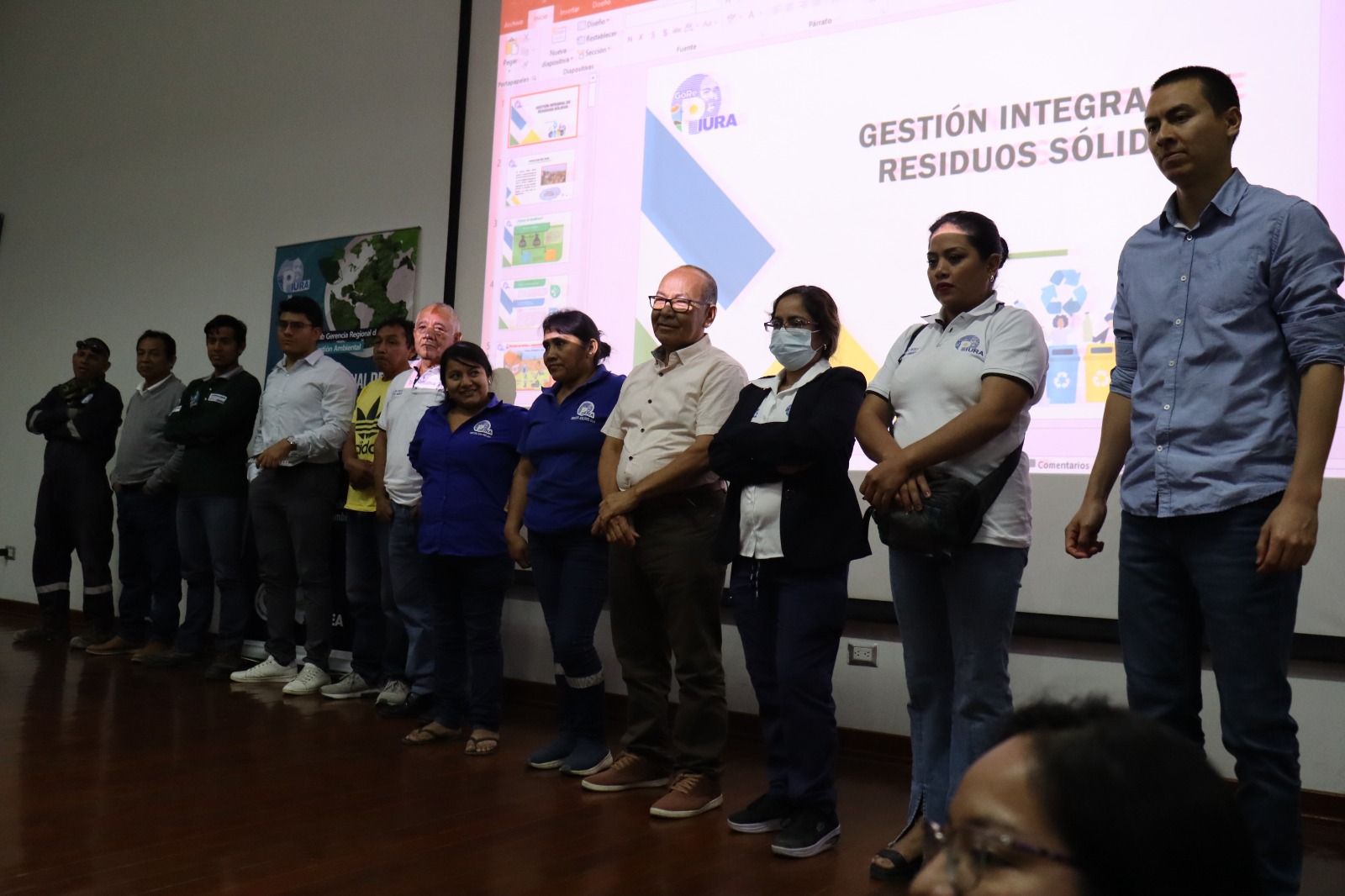 GORE capacita a 50 servidores en gestión de residuos sólidos para prevenir enfermedades