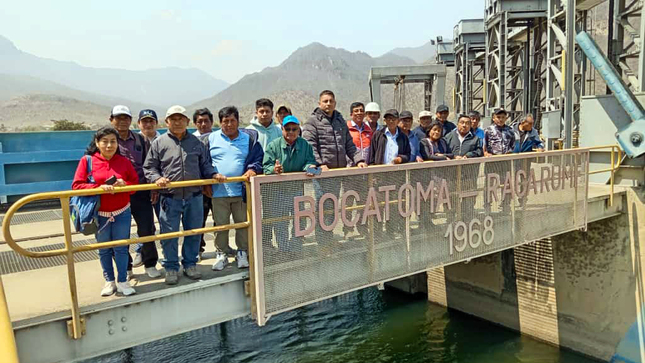 Miembros de la Junta de Usuarios Sector Hidráulico Menor Sechura – Clase A y funcionarios de la Administración Local de Agua Medio y Bajo Piura