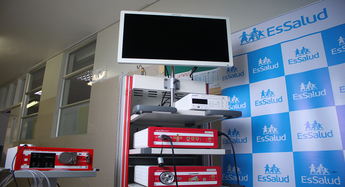 EsSalud Puno adquiere equipo que realizará procedimientos médicos para pacientes con próstata