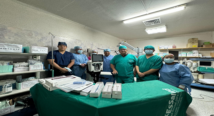 EsSalud envía moderno equipo a Huaraz para operar a pacientes con catarata