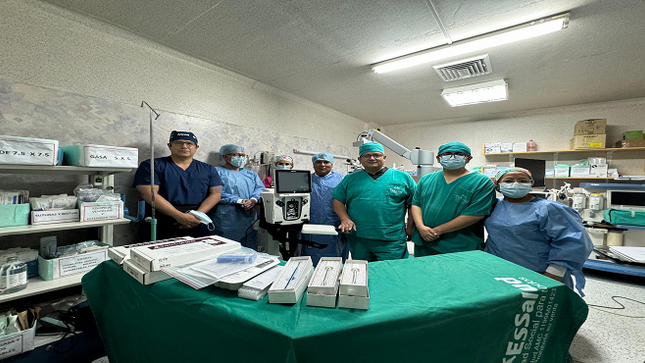 EsSalud envía moderno equipo a Huaraz para operar a pacientes con catarata
