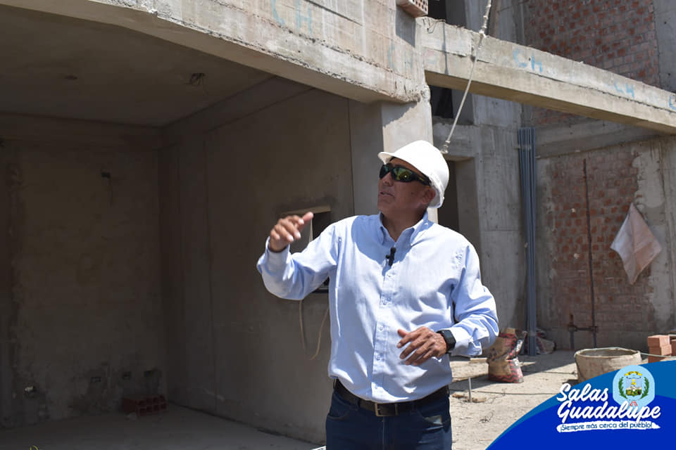 𝐂𝐎𝐍𝐒𝐓𝐑𝐔𝐂𝐂𝐈𝐎́𝐍 𝐃𝐄 𝐋𝐀 𝐌𝐎𝐃𝐄𝐑𝐍𝐀 𝐂𝐀𝐒𝐀 𝐃𝐄𝐋 𝐀𝐃𝐔𝐋𝐓𝐎 𝐌𝐀𝐘𝐎𝐑 𝐄𝐍 𝐄𝐋 𝐃𝐈𝐒𝐓𝐑𝐈𝐓𝐎 𝐃𝐄 𝐒𝐀𝐋𝐀𝐒 - 𝐆𝐔𝐀𝐃𝐀𝐋𝐔𝐏𝐄