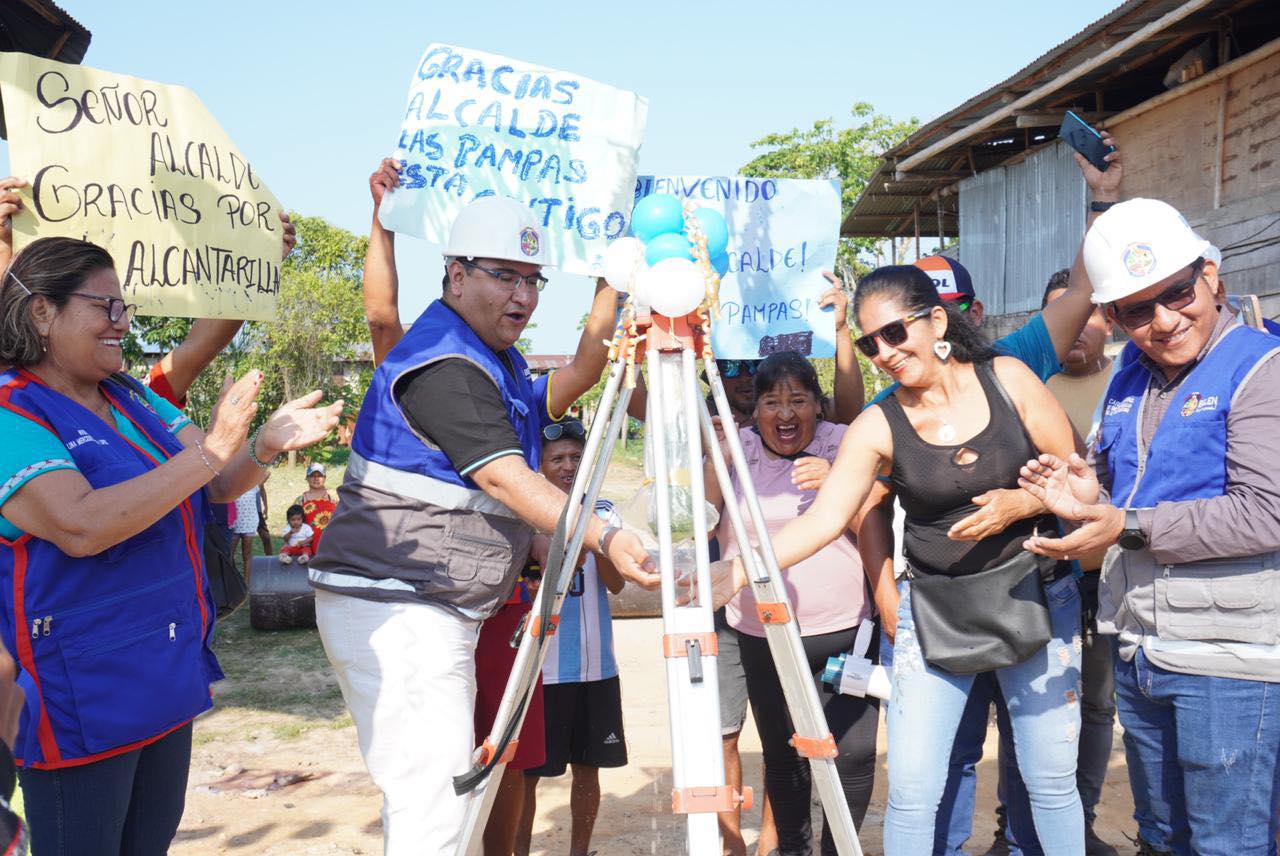 Alcalde Cesar Vidaurre inaugura nuevo canal de pase en A.H Las Pampas