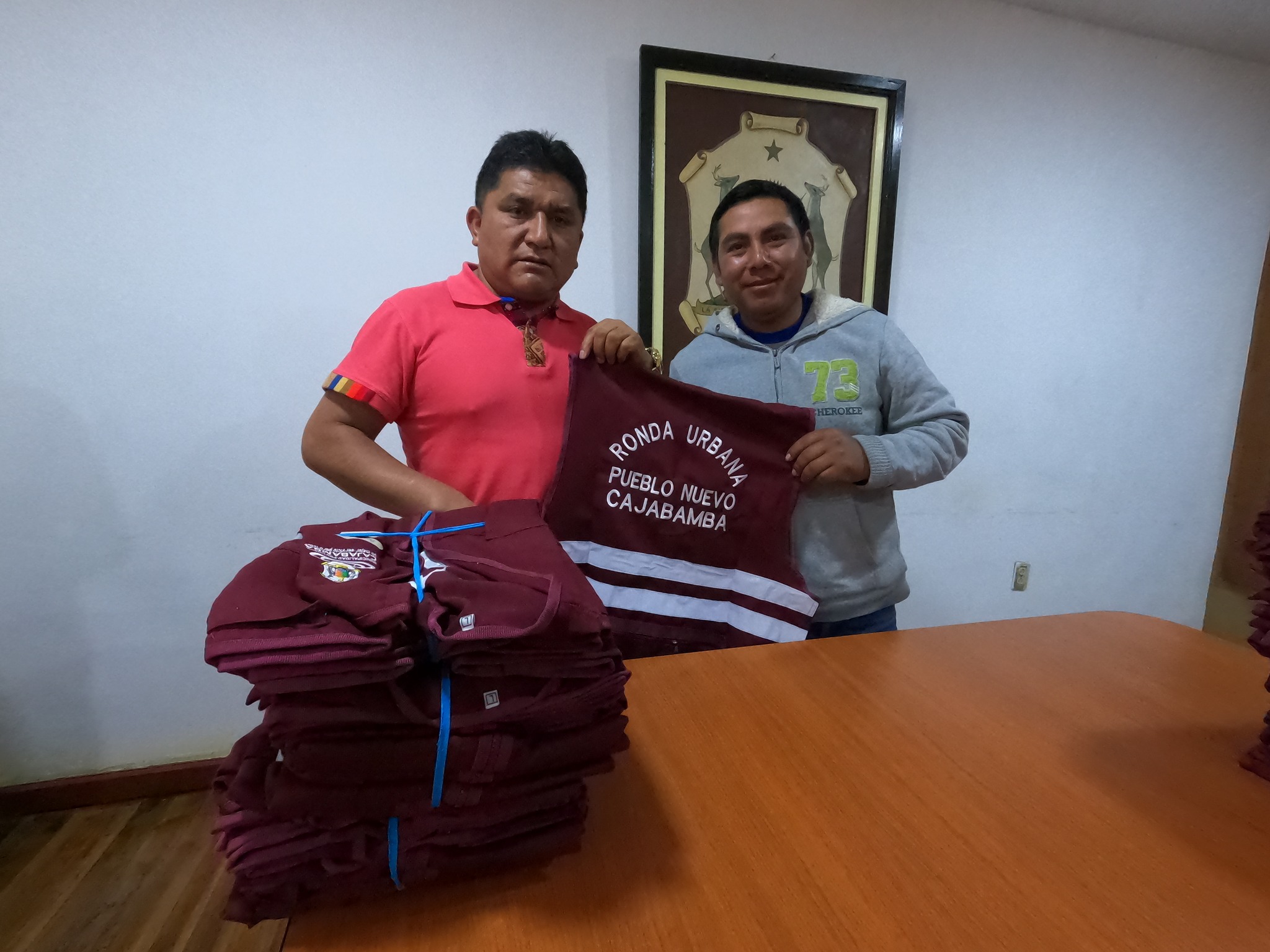 Se entregaron chalecos a las rondas campesinas de Colcabamba y Cashapamba
