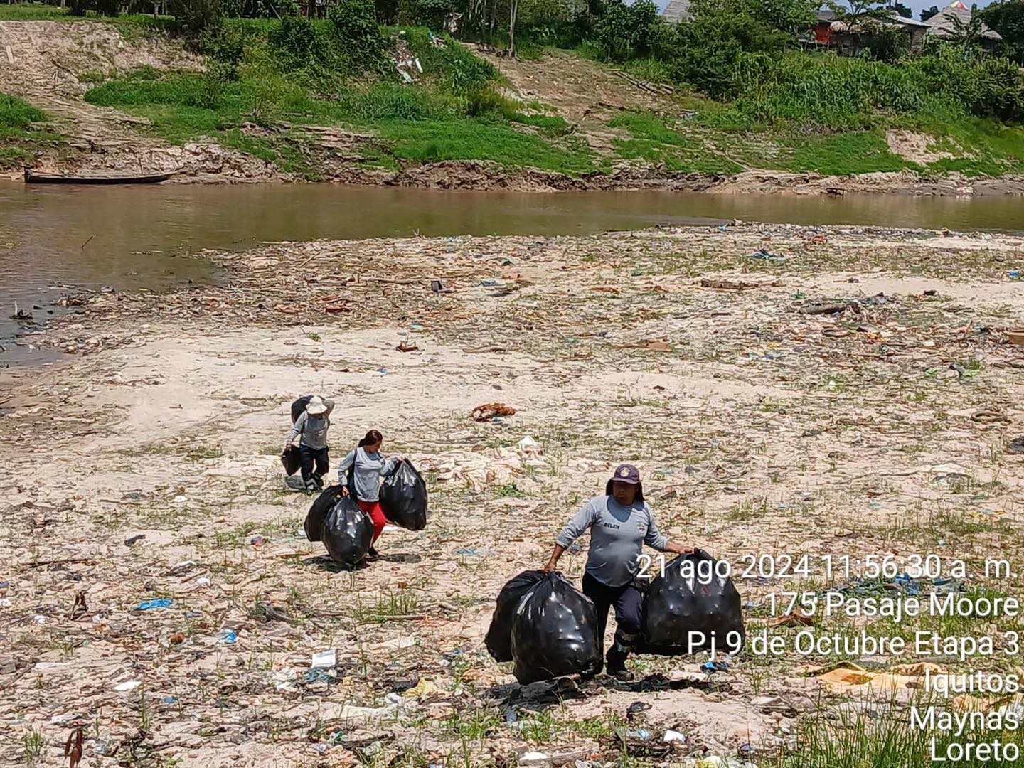 Recojo y limpieza de envases de plástico, botellas y otros en la comunidad de Santa Rosa y Nuevo Campeón