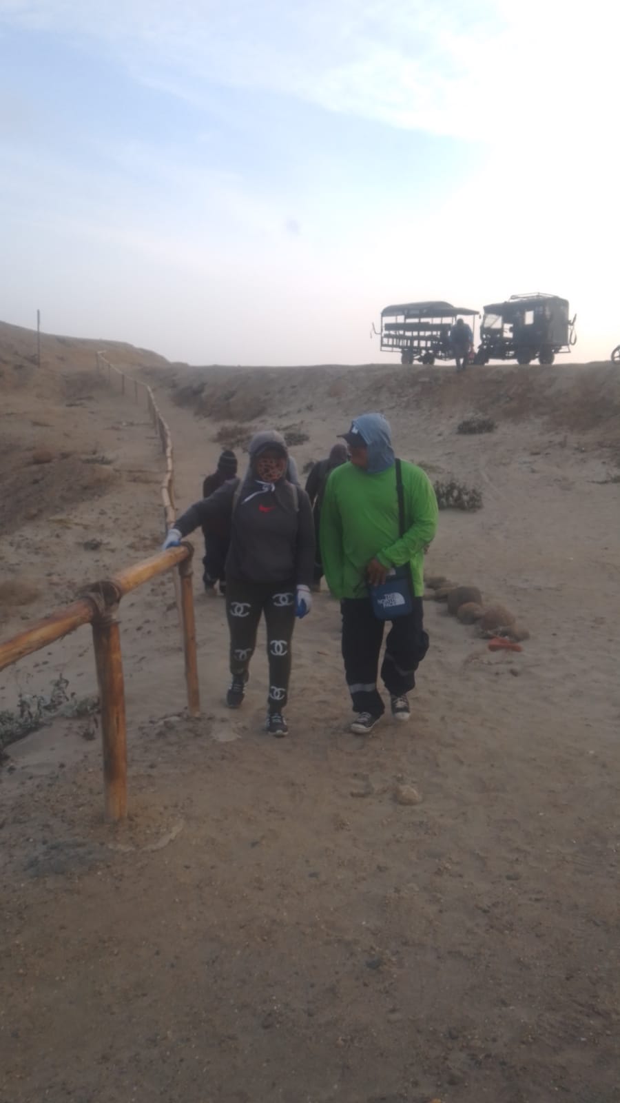 Archivo JPG de Mototaxistas de "Balneario de la Paz" se Unen a la Limpieza de la Playa Las Capullanas en Lobitos