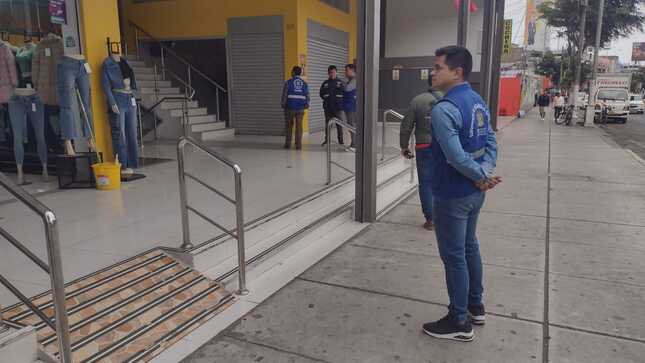 Municipalidad lucha contra mafias enquistadas en comercio informal