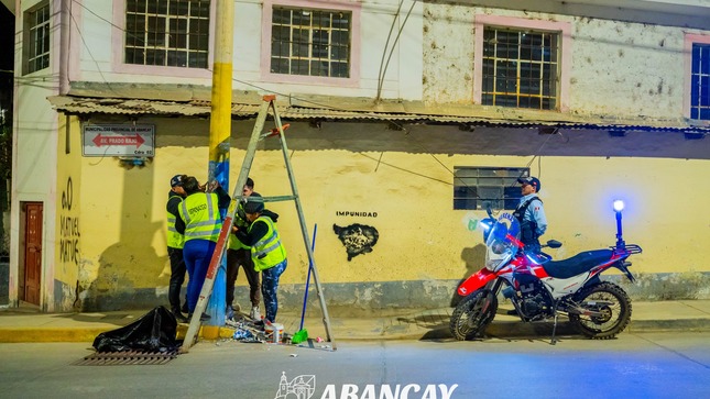💪Subgerencia De Seguridad Ciudadana De La MPA, Continúa Con La Jornada De Limpieza De Postes En Abancay.