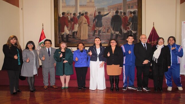 Estudiantes en la ceremonia de los JFEN