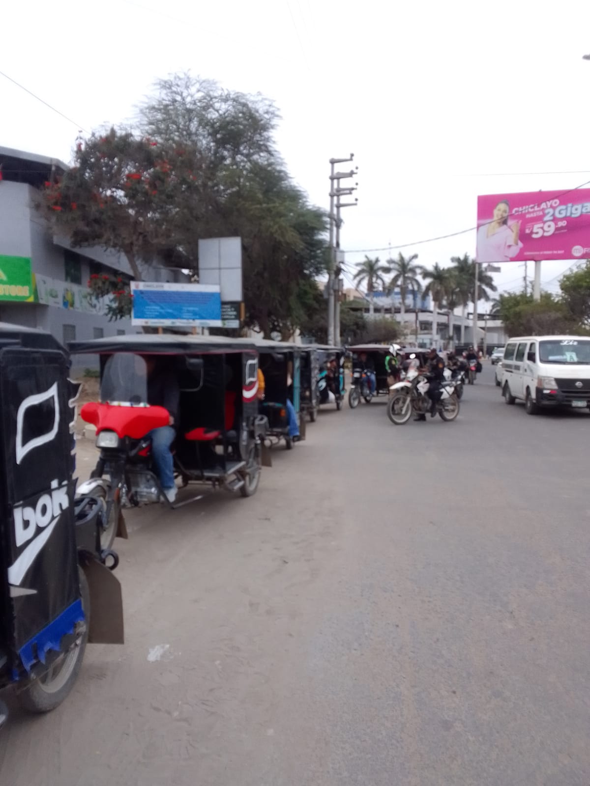 Retiran mototaxis del centro de la ciudad
