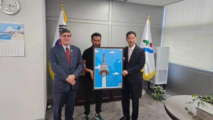 Embajada del Perú en República de Corea inaugura exposición de diseñador nacional Ciro Palomino