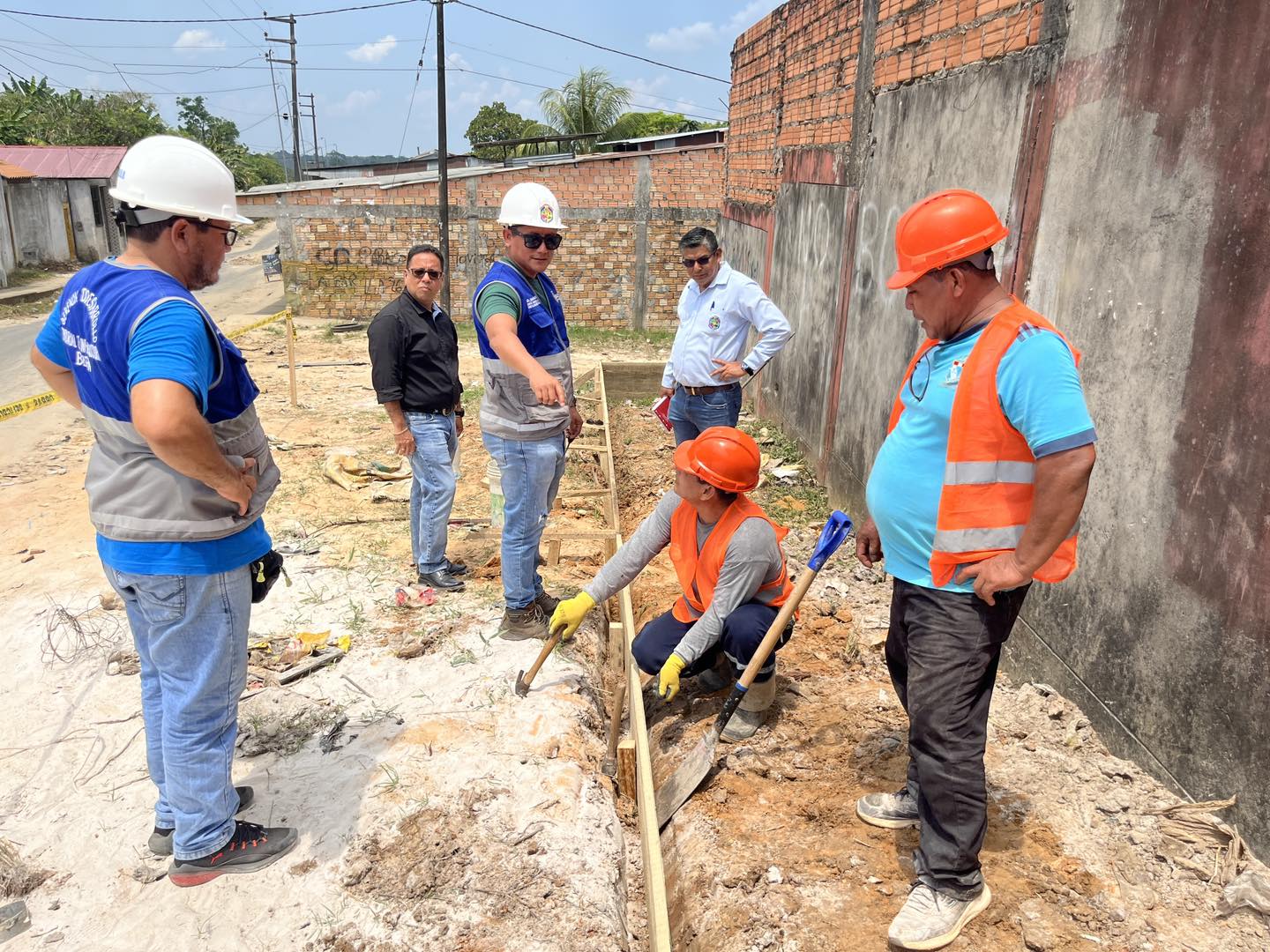 Construcción de la vereda de la Institución Educativa Nº 6010227 Lemgo Alemania