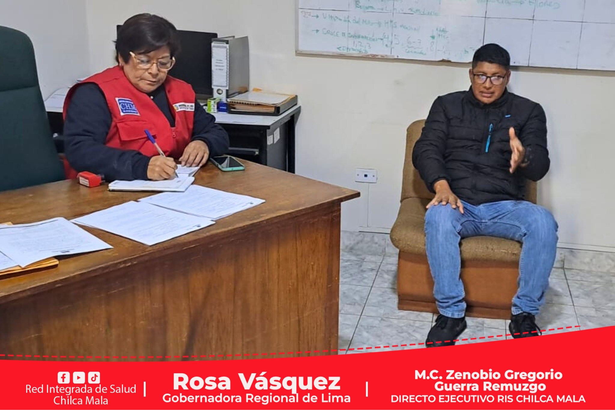 Equipo de Ingenieros de la Gerencia Regional de Desarrollo Social inspeccionan el Centro de Salud de Mala.
