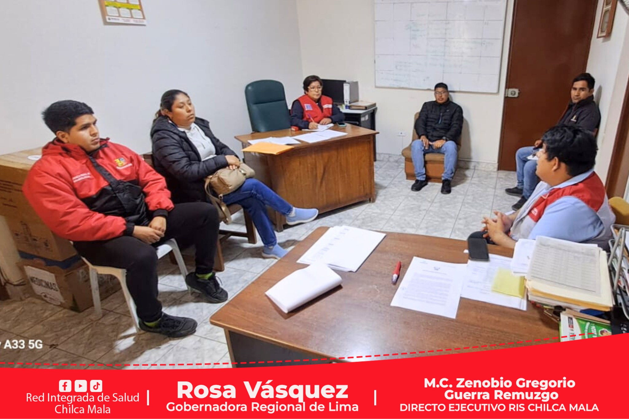 Equipo de Ingenieros de la Gerencia Regional de Desarrollo Social inspeccionan el Centro de Salud de Mala.