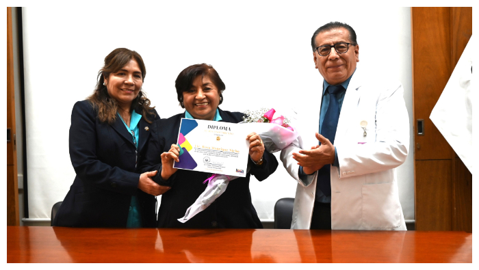 Lic. en Enfermería Rosa Manrique ingresó a laborar al INSN el 16 de abril de 1980.