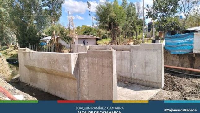 👷🏻‍♂️ Con la culminación de estribos, zapatas y plataforma, los trabajos de construcción del puente Bella Unión ya alcanzan un 60% de avance.
✅ Este importante proyecto beneficiará a más de 400 familias del caserío Bella Unión, así como a las comunidades de Tartar, Otuzco, Baños del Inca y a toda la ciudad de Cajamarca.
📢 La Municipalidad Provincial de Cajamarca reafirma su compromiso con el desarrollo de infraestructura que mejora la calidad de vida de sus habitantes. ¡Pronto, el Puente Bella Unión será una realidad!