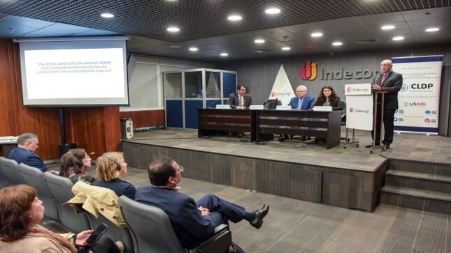 El Indecopi capacitó a jueces para fortalecer la libre competencia y combatir la manipulación de las licitaciones públicas
