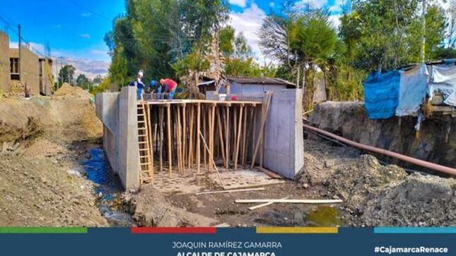 🤝 La Municipalidad Provincial de Cajamarca informa a la ciudadanía sobre el estado actual del proyecto del puente Bella Unión.
👷 Los trabajos han sido verificados y presentan un avance del 70%. En esta etapa, se está realizando el encofrado de la losa, paso clave para la culminación del puente. En los próximos días, se llevará a cabo el vaciado de concreto.