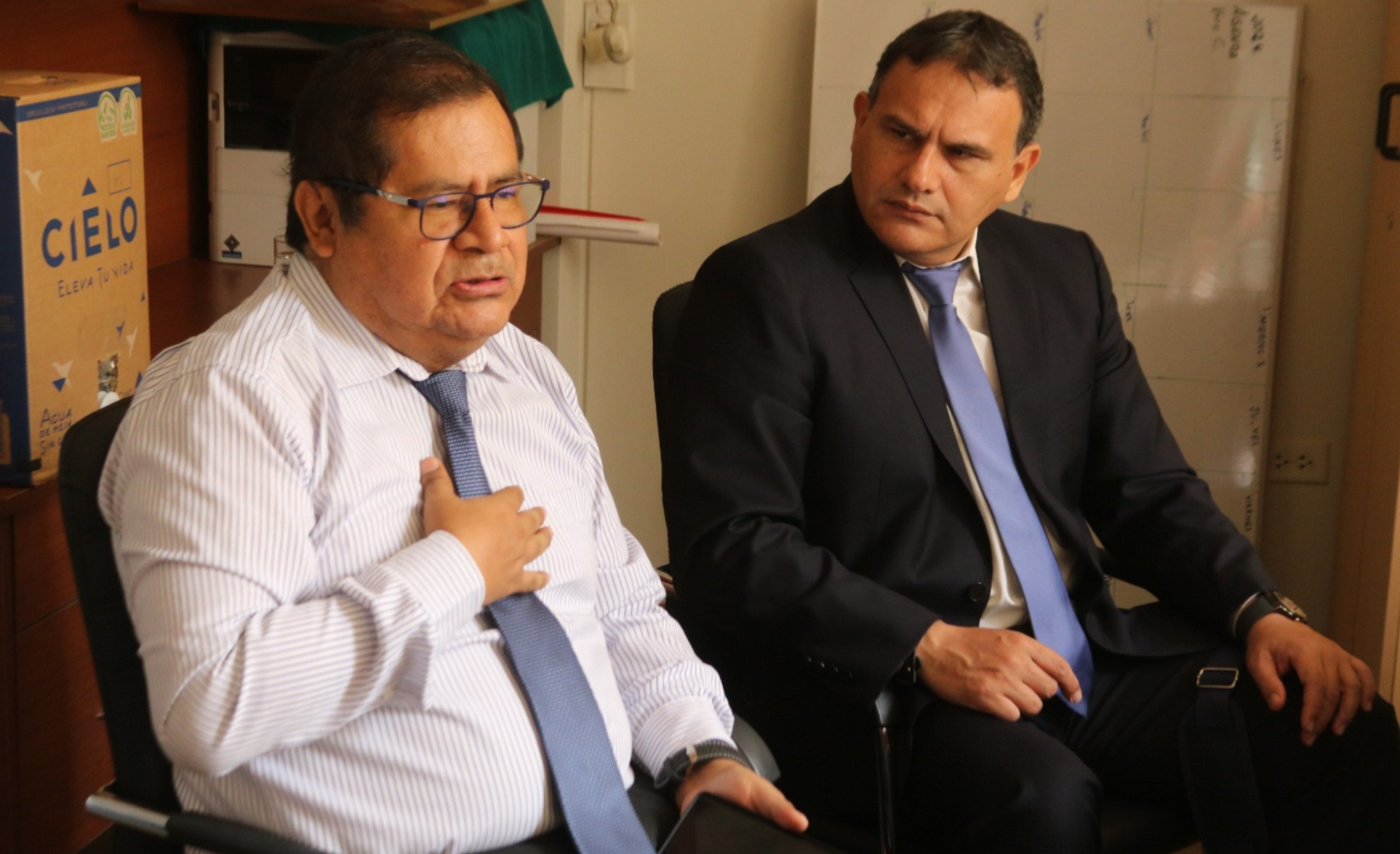 En un esfuerzo por fortalecer la capacidad del sistema judicial en la provincia de Puerto Inca, la Corte Superior de Justicia de Ucayali, bajo la gestión del Dr. Tullio Bermeo Turchi suscribió un convenio con el Gobierno Regional de Huánuco. Este acuerdo tiene como objetivo dotar de mejores recursos tecnológicos y logísticos a los trabajadores y magistrados de Puerto Inca, una provincia donde la criminalidad, especialmente la minería ilegal, es una preocupación para los pobladores, así lo informó el gerente distrital de esta corte, Dr. Jesús Quintana Rojas.