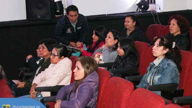 La Municipalidad de Jesús María en coordinación con la Fundación Conecta Mujeres, realizó el taller "Empoderamiento y redes sociales con Inteligencia Artificial", 📱 con el objetivo de que reciban herramientas digitales avanzadas para que sus negocios crezcan y se fortalezcan en el entorno digital. 🌐🚀
¡Comprometidos con las emprendedoras de Jesús María que forman parte del Centro de Emprendimiento, OMAPED, CIAM y muchos más. 