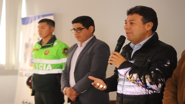 alcalde  y policia