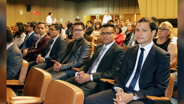 Profesionales peruanos ganadores de BGB