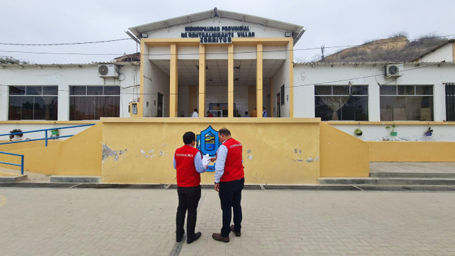 Tumbes. – La Contraloría General detectó que la Municipalidad Provincial de Contralmirante Villar contrató con proveedores impedidos de contratar con el Estado por tener parentesco de consanguinidad de segundo grado y afinidad con un exregidor de la comuna en el periodo 2019 – 2022, lo que infringe la Ley de Contrataciones con el Estado.