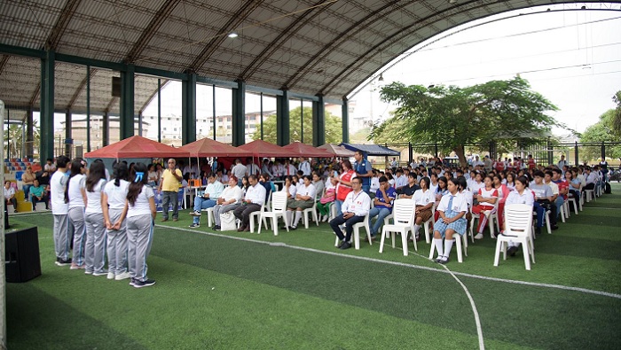 Estudiantes en feria